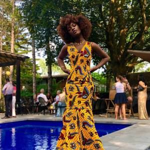 Meet your Posher, Hellaya